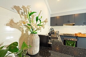 Self-contained Retreat 3BR WiFi Parking