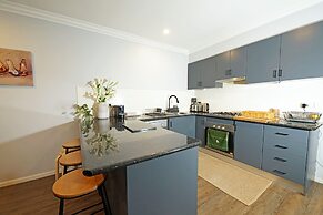 Self-contained Retreat 3BR WiFi Parking