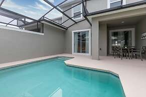 Modern Chic Spacious Private Pool Prime Location