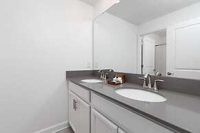 Modern Chic Spacious Private Pool Prime Location