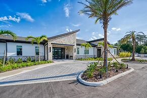 Modern Chic Spacious Private Pool Prime Location