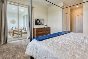 Modern Cozy Condo - Mickey Frozen Bedrooms