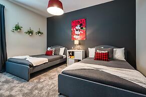 Modern Cozy Condo - Mickey Frozen Bedrooms