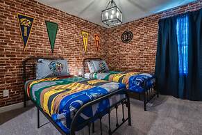 New Chic Modern Home in Prime Location