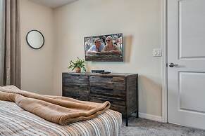 Modern Luxe Condo - Stunning Design