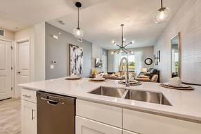 Modern Luxe Condo - Stunning Design