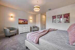 Modern Luxury Retreat-pool Mickey Harry Potter Bedrooms