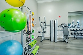 Prime Location-spacious Condo for 8 Guests