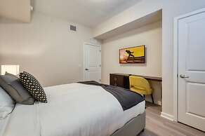 Prime Location-spacious Condo for 8 Guests