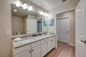 Prime Location-spacious Condo for 8 Guests