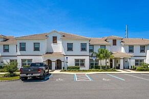 Relax in Style at This Spacious 4-bedroom Villa