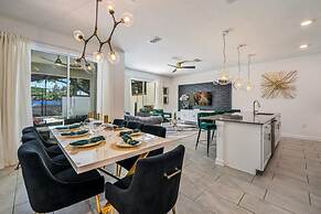 Relax in Style at This Spacious 4-bedroom Villa