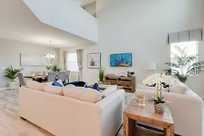 Luxury 5BR Home Private Pool Prime Location