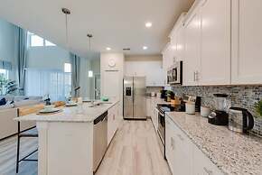 Luxury 5BR Home Private Pool Prime Location