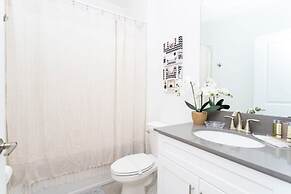 Spacious Comfy Retreat Prime Location Amazing