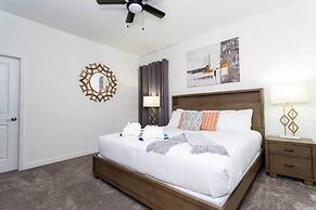 Spacious Comfy Retreat Prime Location Amazing