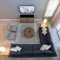 Spacious Comfy Retreat Prime Location Amazing