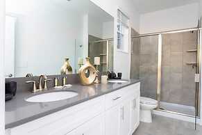 Spacious Comfy Retreat Prime Location Amazing