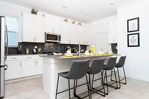 Spacious Comfy Retreat Prime Location Amazing