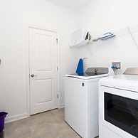 Spacious Comfy Retreat Prime Location Amazing