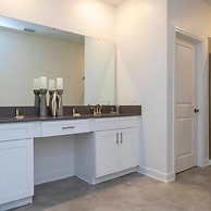 Spacious Comfy Retreat Prime Location Amazing