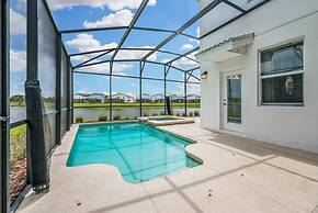 Luxury Storey Lake Retreat - Spacious Disney-near