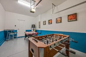 Luxury Storey Lake Retreat - Spacious Disney-near