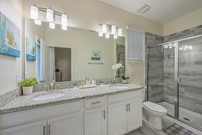 Luxury Storey Lake Retreat - Spacious Disney-near