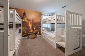 Luxury Storey Lake Retreat - Spacious Disney-near