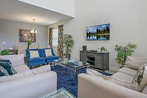 Luxury Storey Lake Retreat - Spacious Disney-near