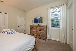 Luxury Storey Lake Retreat - Spacious Disney-near