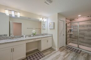 Luxury Storey Lake Retreat - Spacious Disney-near