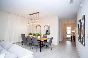 Stunning 5BR Home - Your Dream Getaway