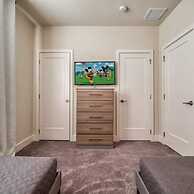 Spacious New Modern Retreat