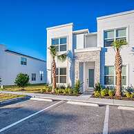 Spacious New Modern Retreat