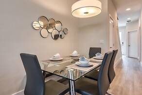 Spacious New Modern Retreat