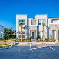 Spacious New Modern Retreat