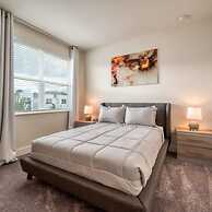 Spacious New Modern Retreat