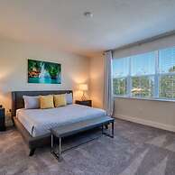 Spacious New Modern Retreat