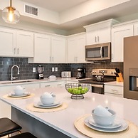 Urban Elegance - Modern Retreat