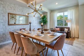 Urban Elegance - Modern Retreat