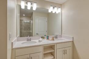 Urban Elegance - Modern Retreat