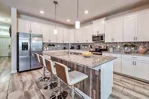 Stunning Home Private Pool Great Location