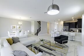 Getaway Delight-8 Bedrooms Pool Great Location