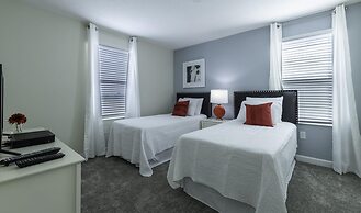 Getaway Delight-8 Bedrooms Pool Great Location