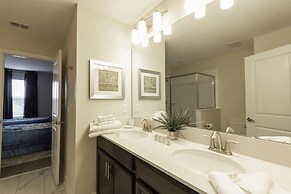 Getaway Delight-8 Bedrooms Pool Great Location