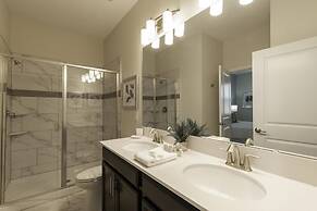 Getaway Delight-8 Bedrooms Pool Great Location