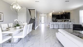 Getaway Delight-8 Bedrooms Pool Great Location