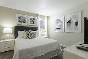 Getaway Delight-8 Bedrooms Pool Great Location