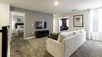 Getaway Delight-8 Bedrooms Pool Great Location